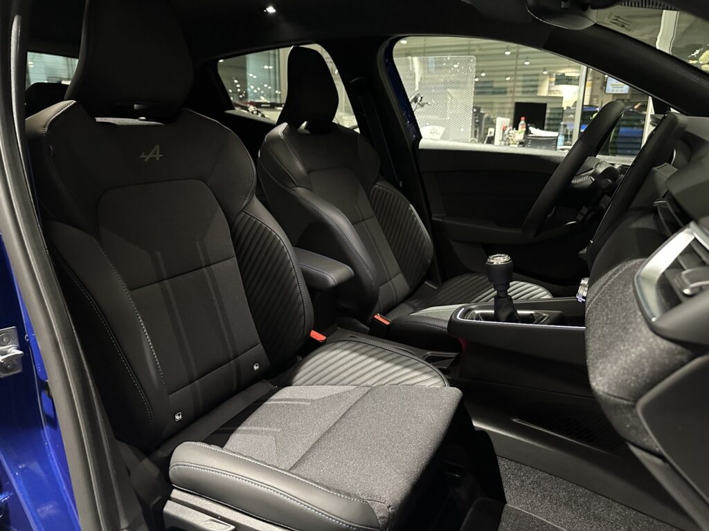 Renault Clio Exposé-Bild 45