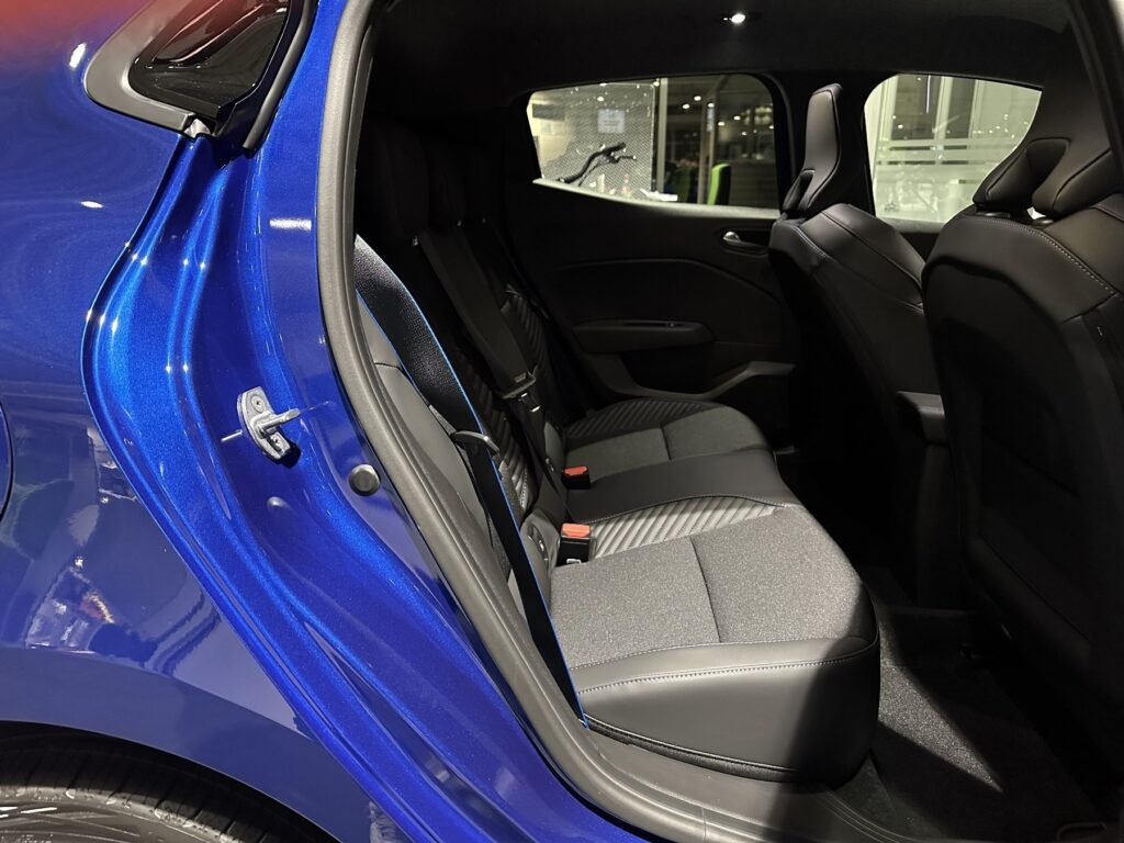 Renault Clio Exposé-Bild 46