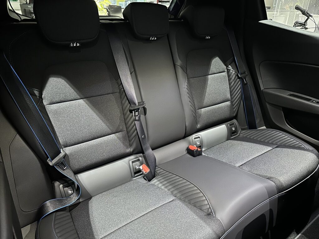 Renault Clio Exposé-Bild 47