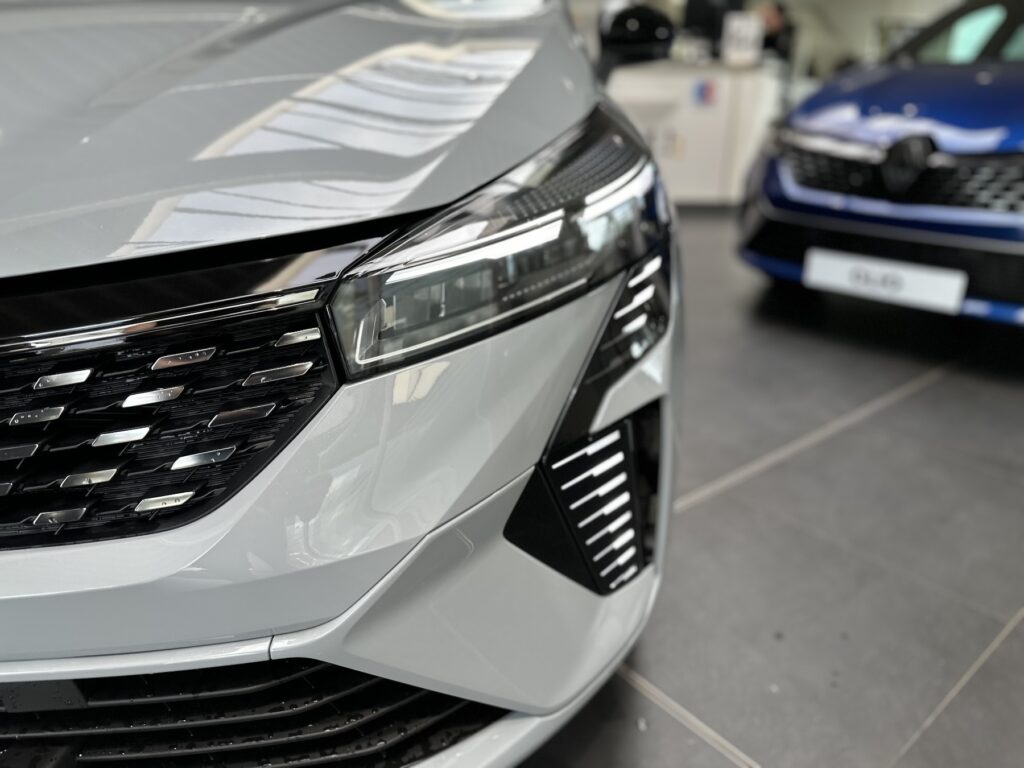 Renault Clio Exposé-Bild 3