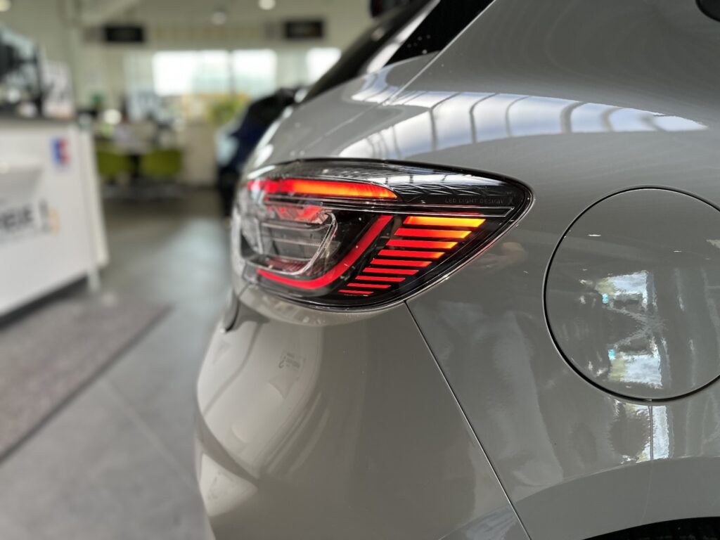 Renault Clio Exposé-Bild 10