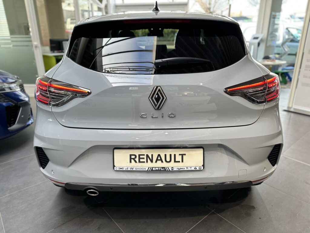Renault Clio Exposé-Bild 12