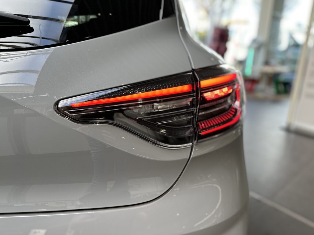 Renault Clio Exposé-Bild 13