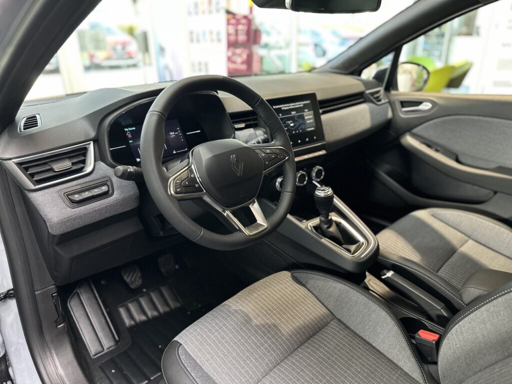 Renault Clio Exposé-Bild 29