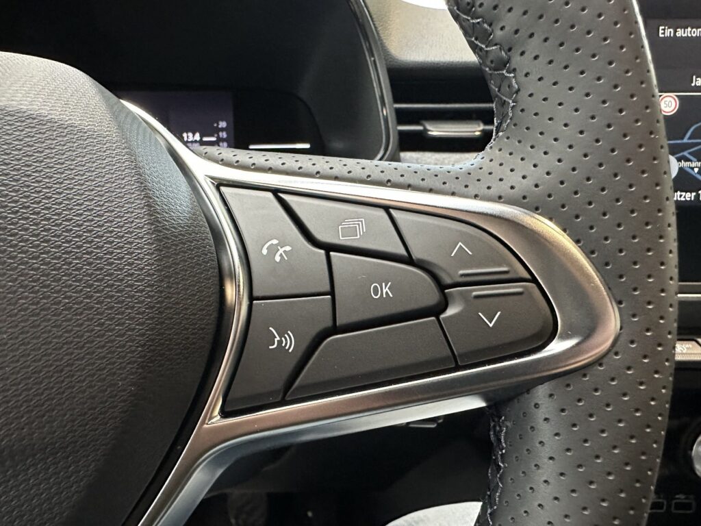 Renault Clio Exposé-Bild 33