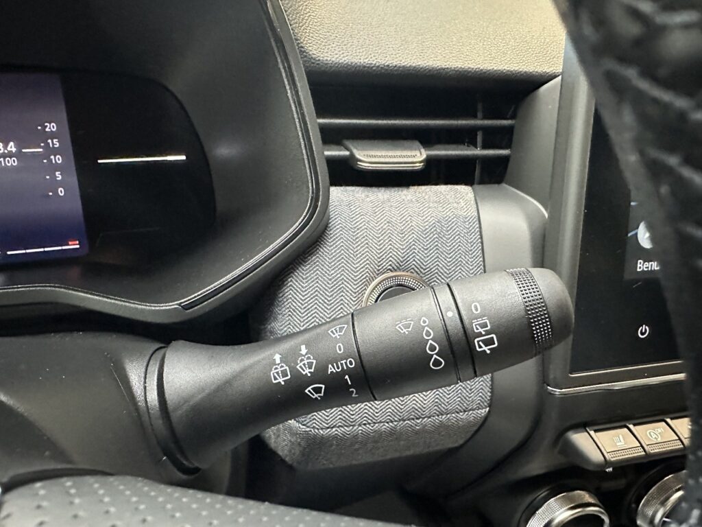 Renault Clio Exposé-Bild 35