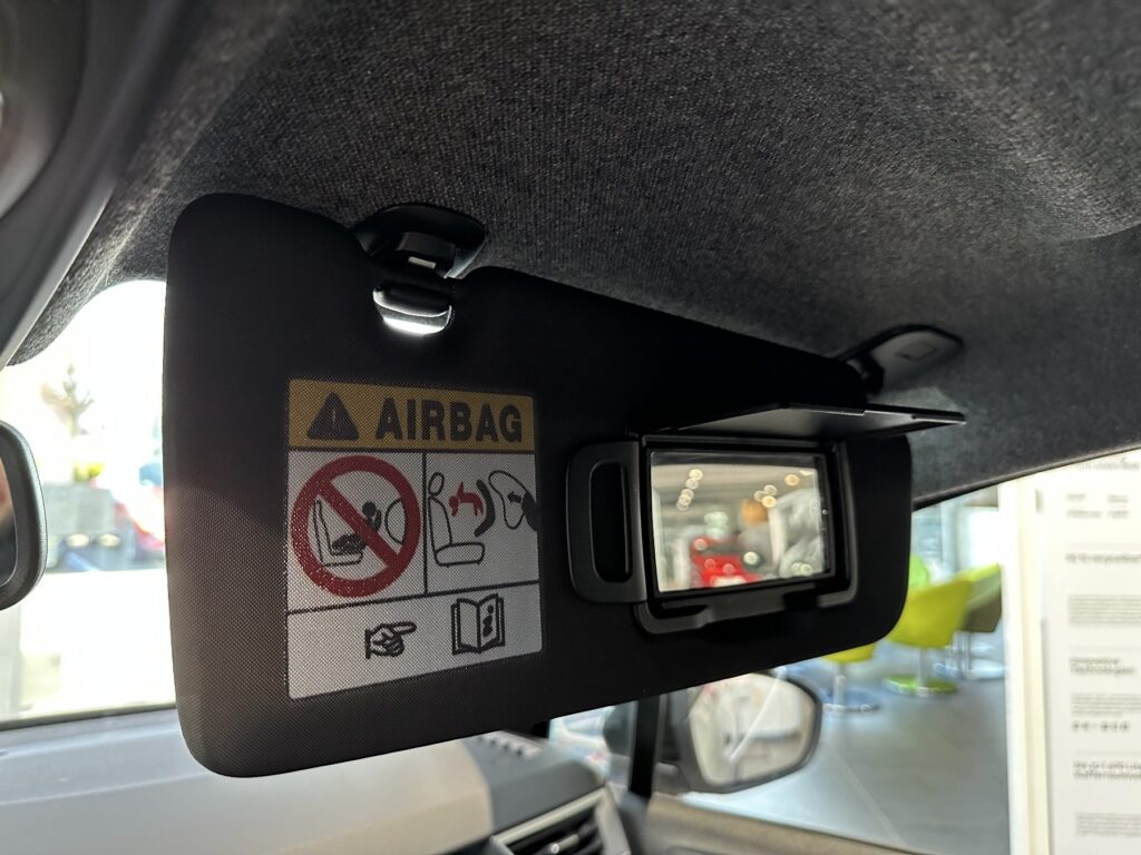 Renault Clio Exposé-Bild 44