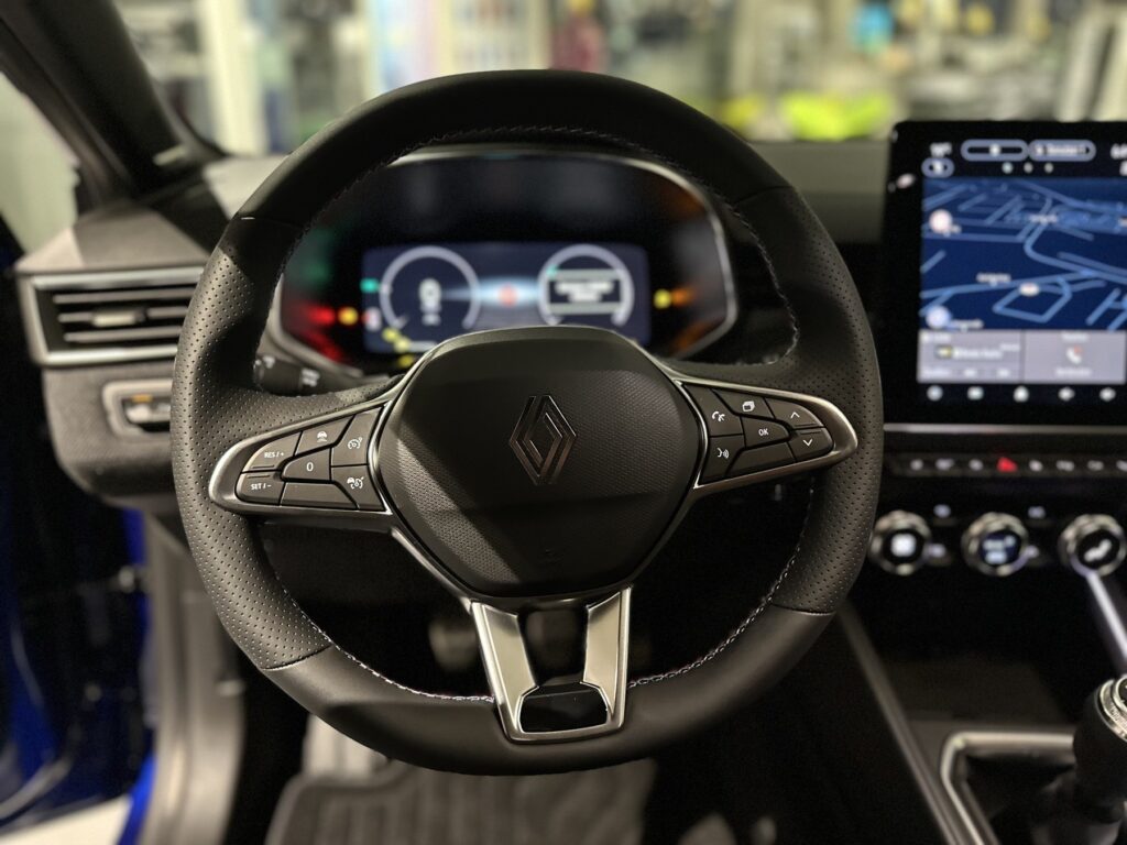 Renault Clio Exposé-Bild 25