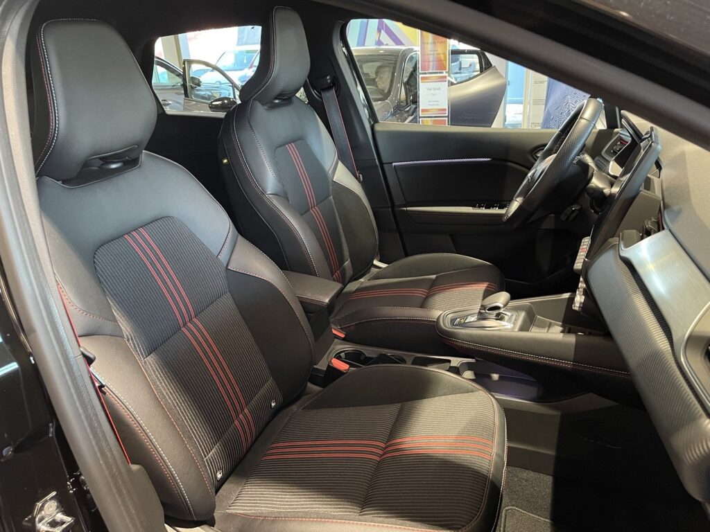 Renault Captur Exposé-Bild 11