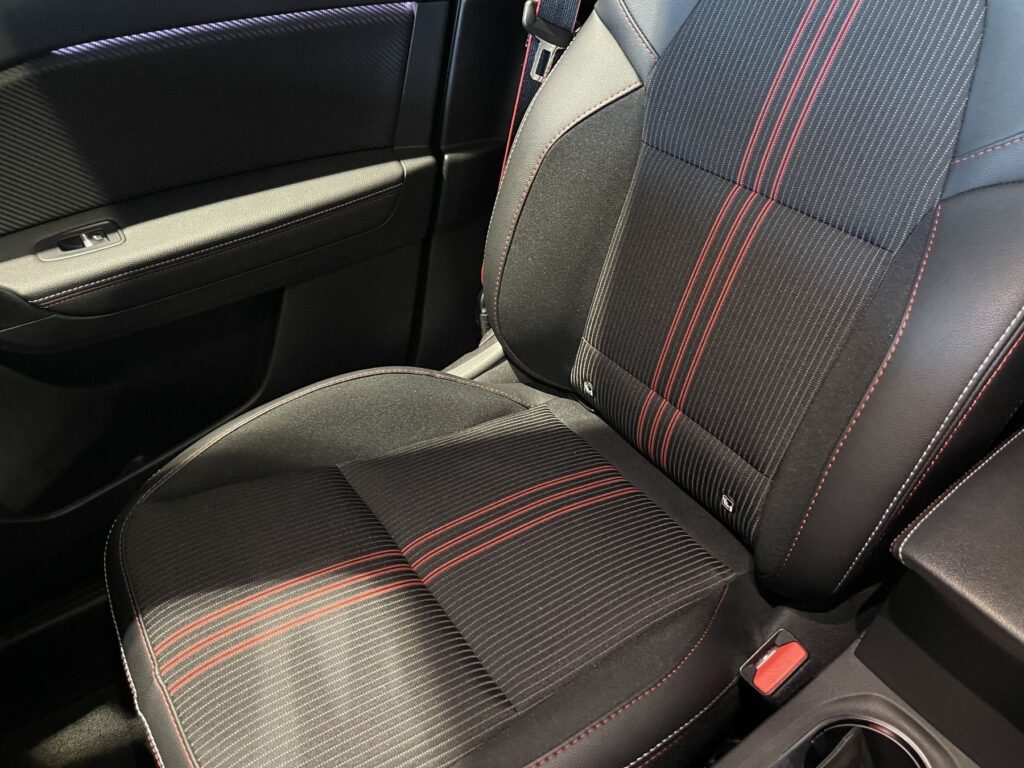 Renault Captur Exposé-Bild 45