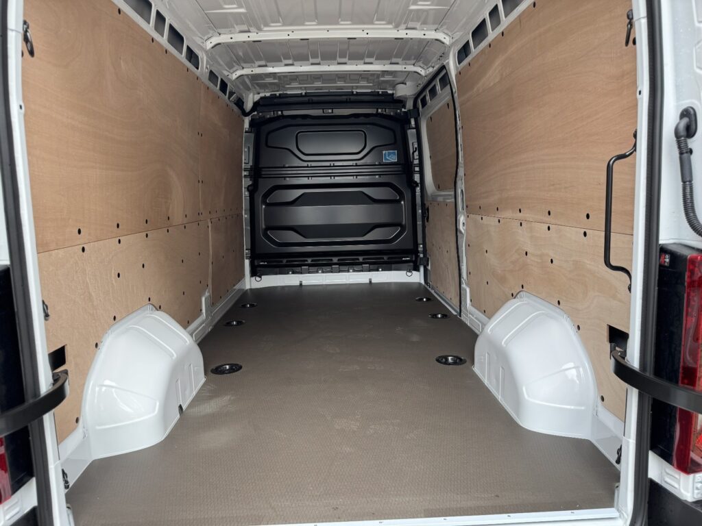 Renault Master Exposé-Bild 18