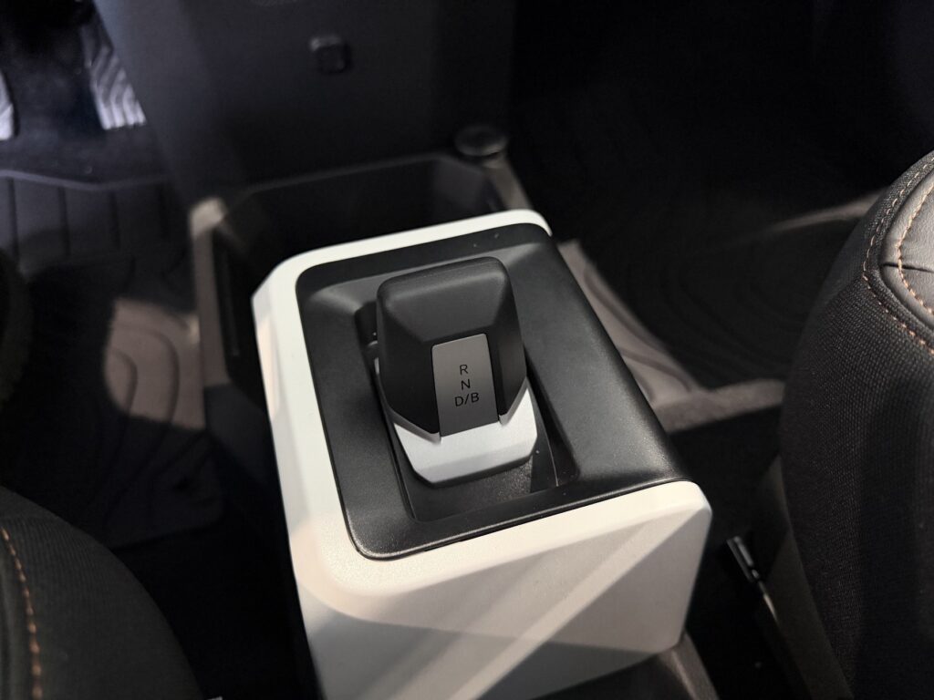 Dacia Spring Exposé-Bild 28