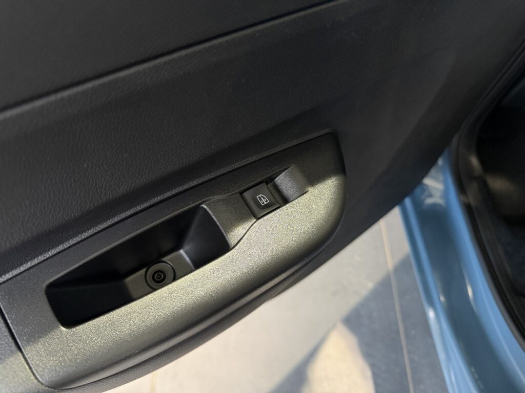 Dacia Spring Exposé-Bild 36