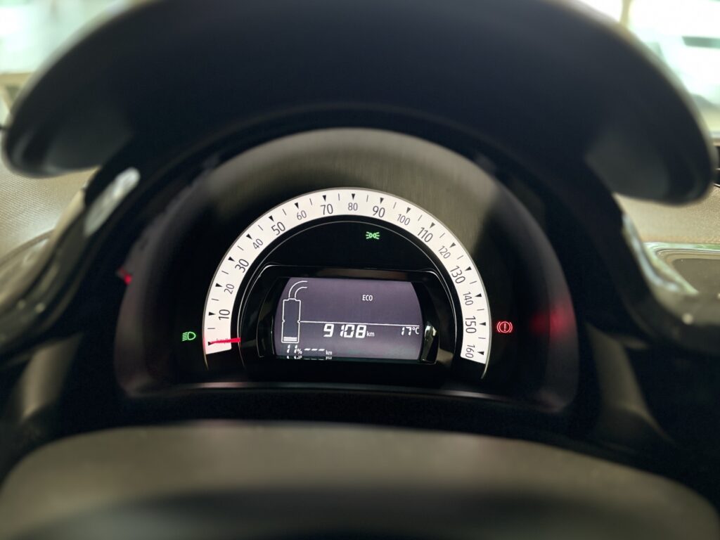 Renault Twingo Exposé-Bild 7