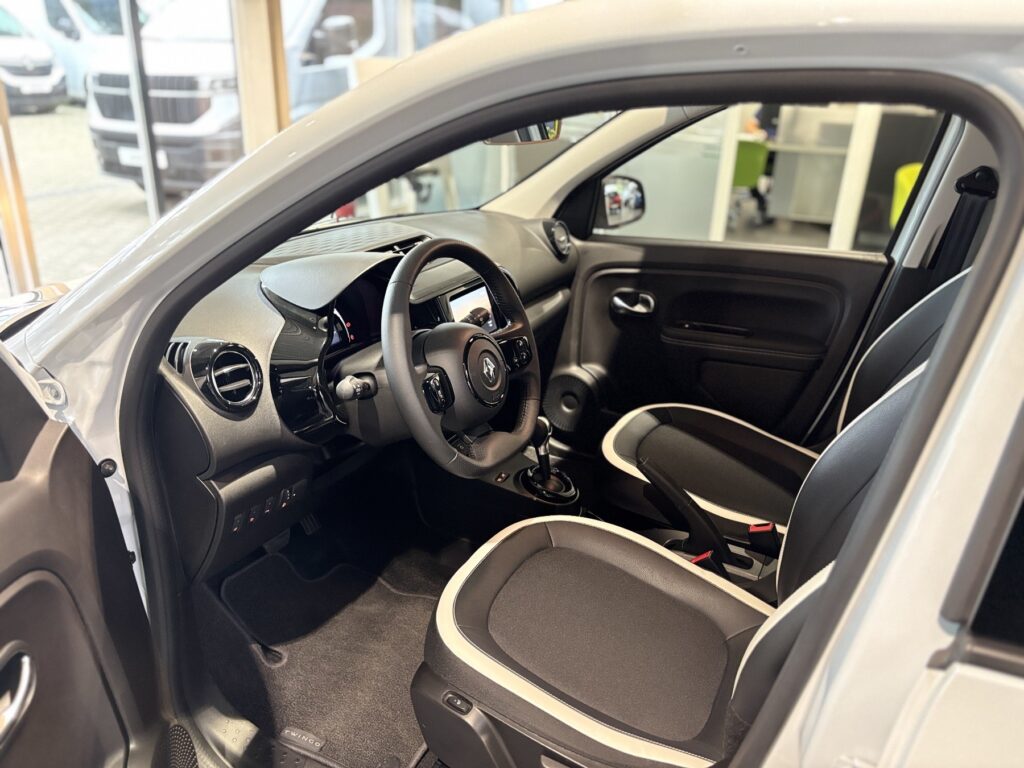 Renault Twingo Exposé-Bild 18