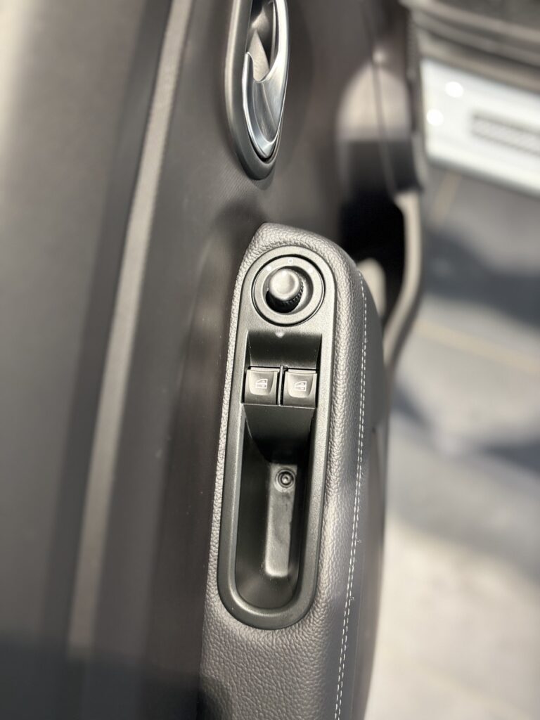 Renault Twingo Exposé-Bild 33