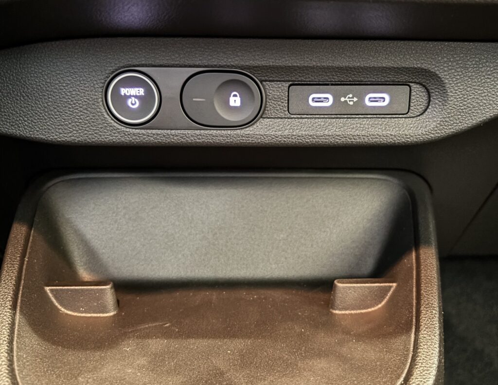 Renault Twingo Exposé-Bild 13