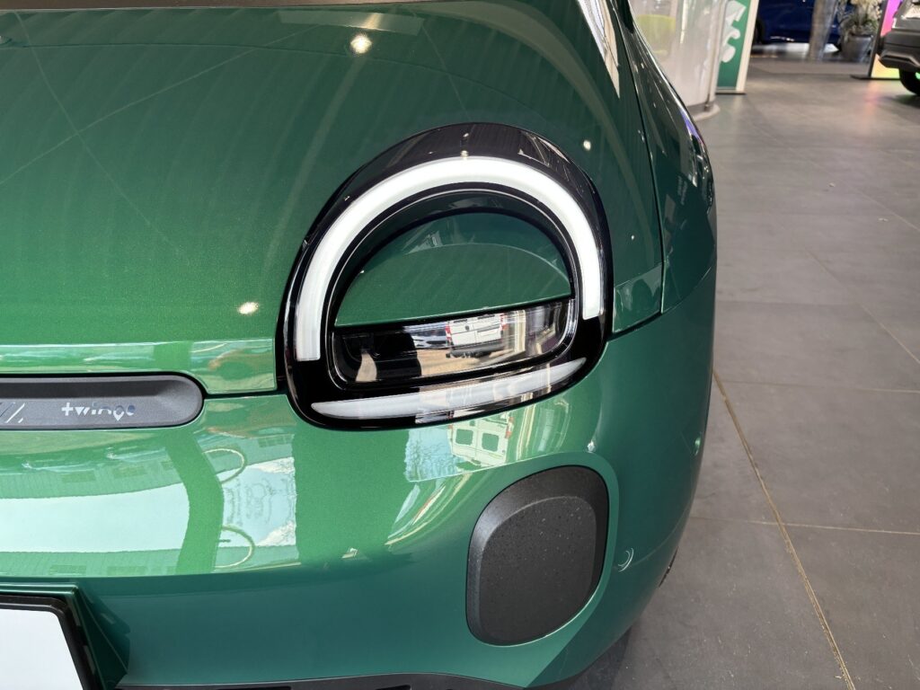 Renault Twingo Exposé-Bild 40