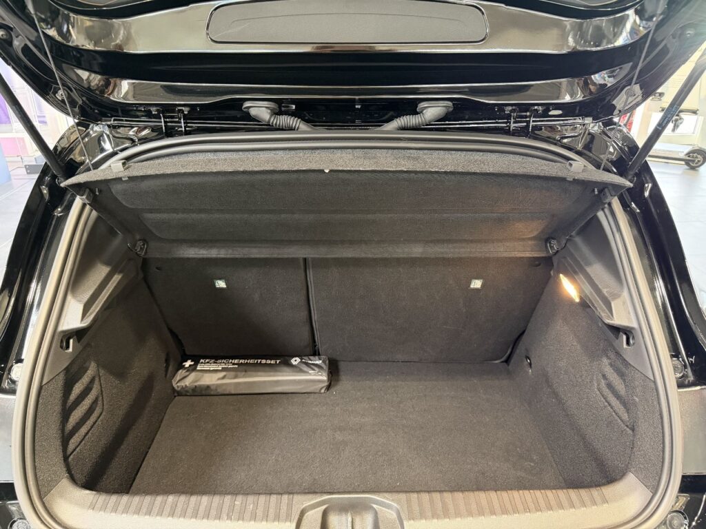 Renault Clio Exposé-Bild 14