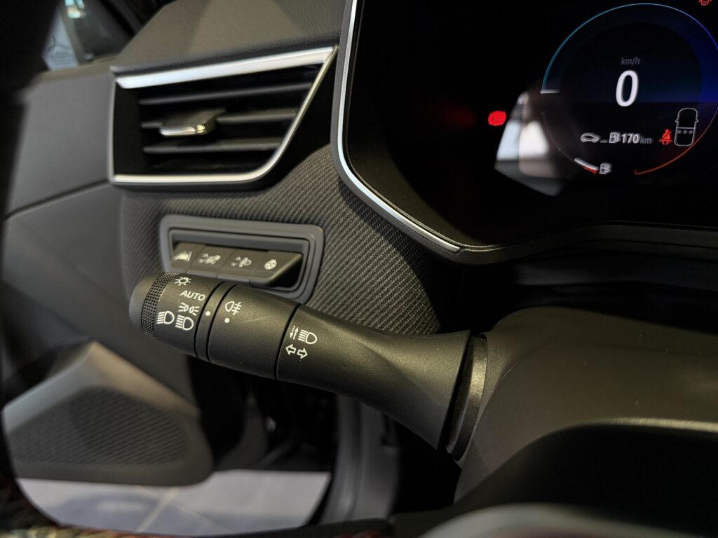 Renault Clio Exposé-Bild 25