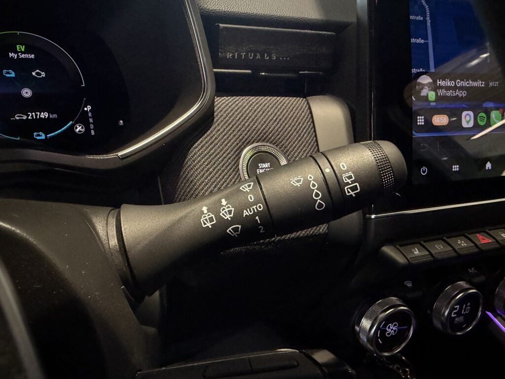 Renault Clio Exposé-Bild 26