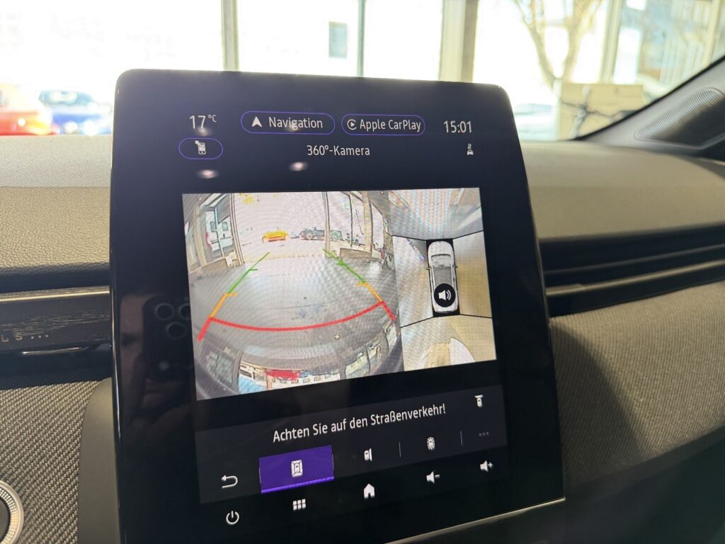 Renault Clio Exposé-Bild 32