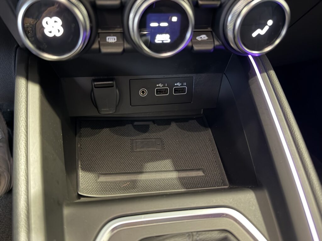 Renault Clio Exposé-Bild 36