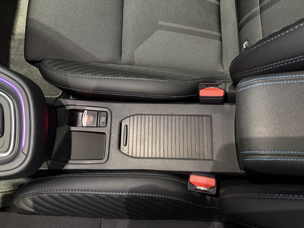 Renault Clio Exposé-Bild 39