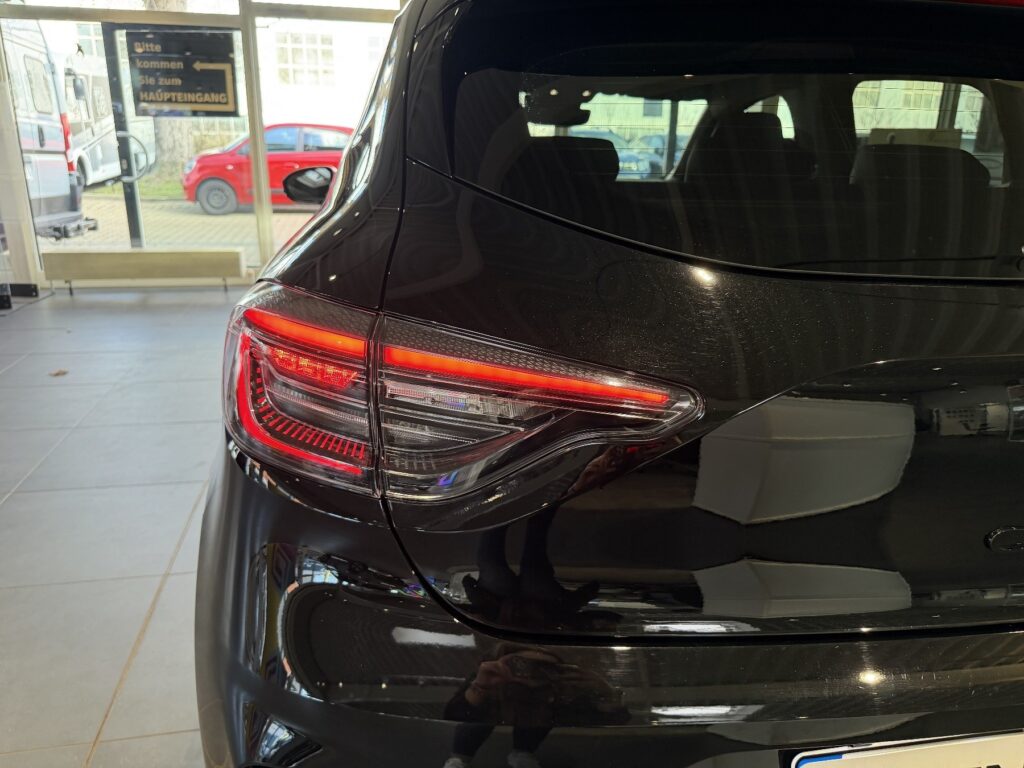 Renault Clio Exposé-Bild 44