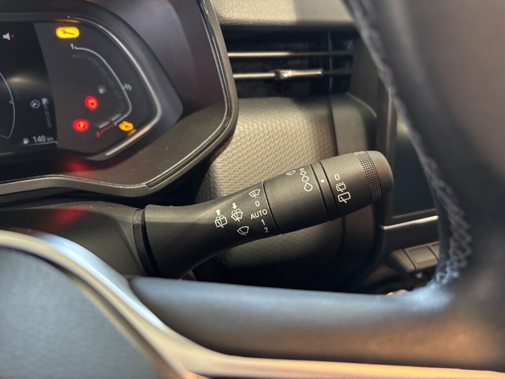 Renault Clio Exposé-Bild 23