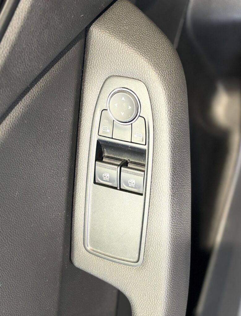 Renault Clio Exposé-Bild 26