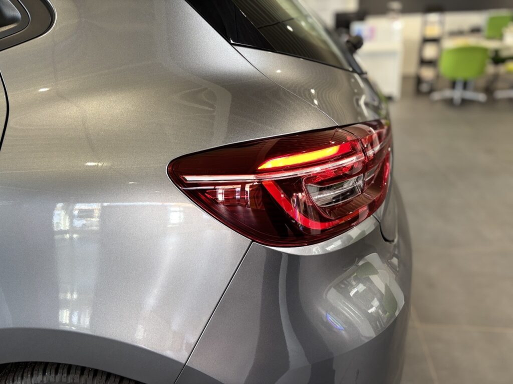 Renault Clio Exposé-Bild 41