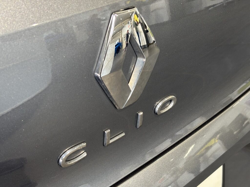 Renault Clio Exposé-Bild 42