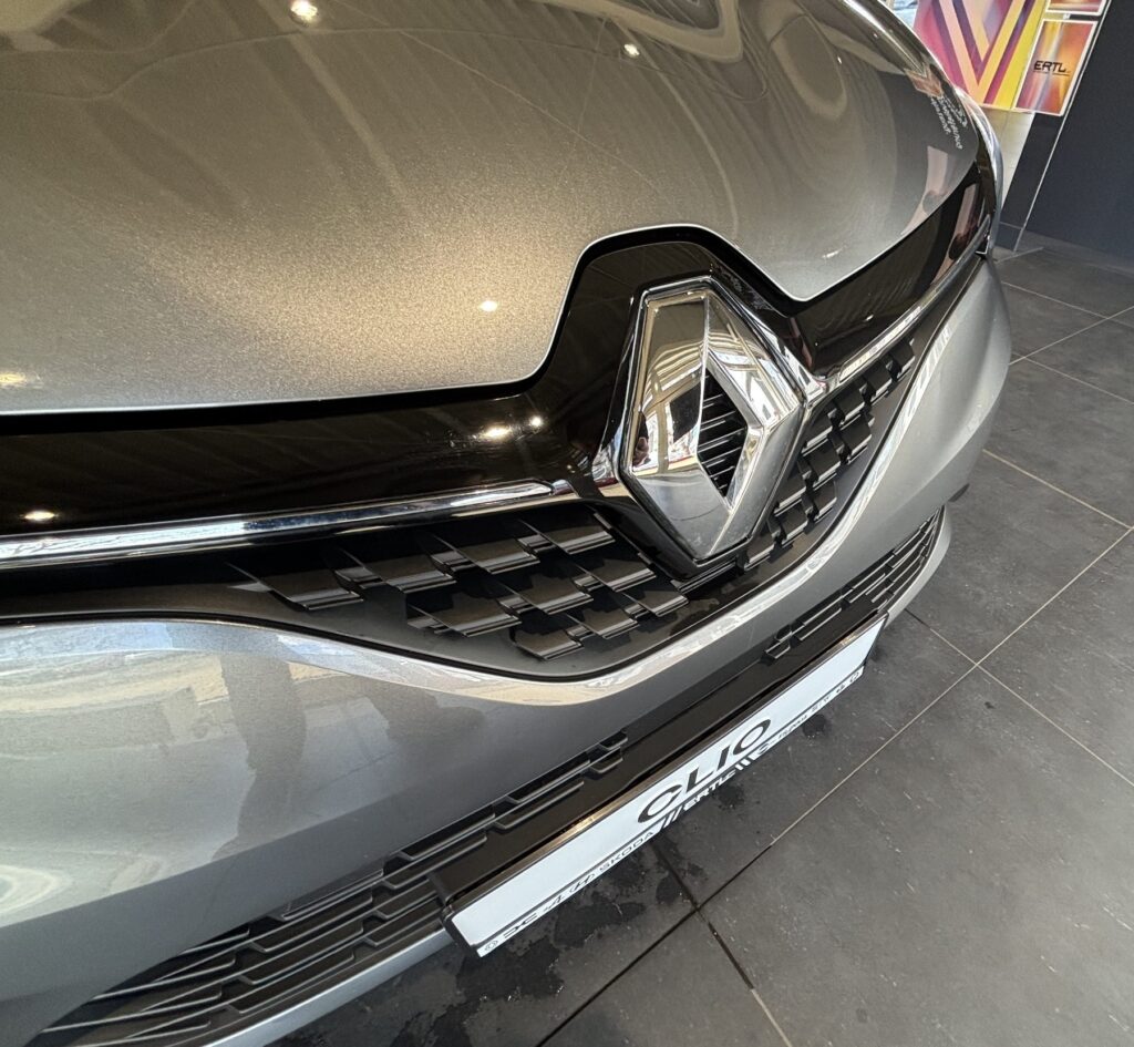 Renault Clio Exposé-Bild 49