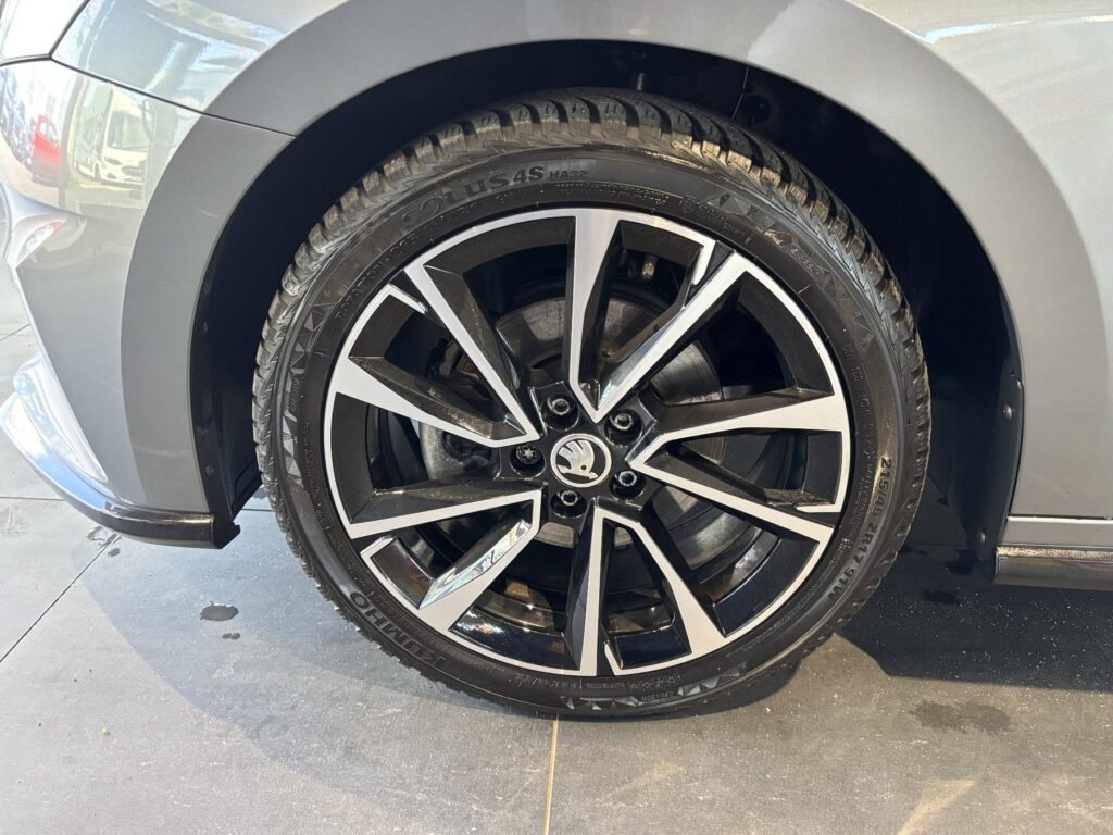 SKODA Fabia Exposé-Bild 50