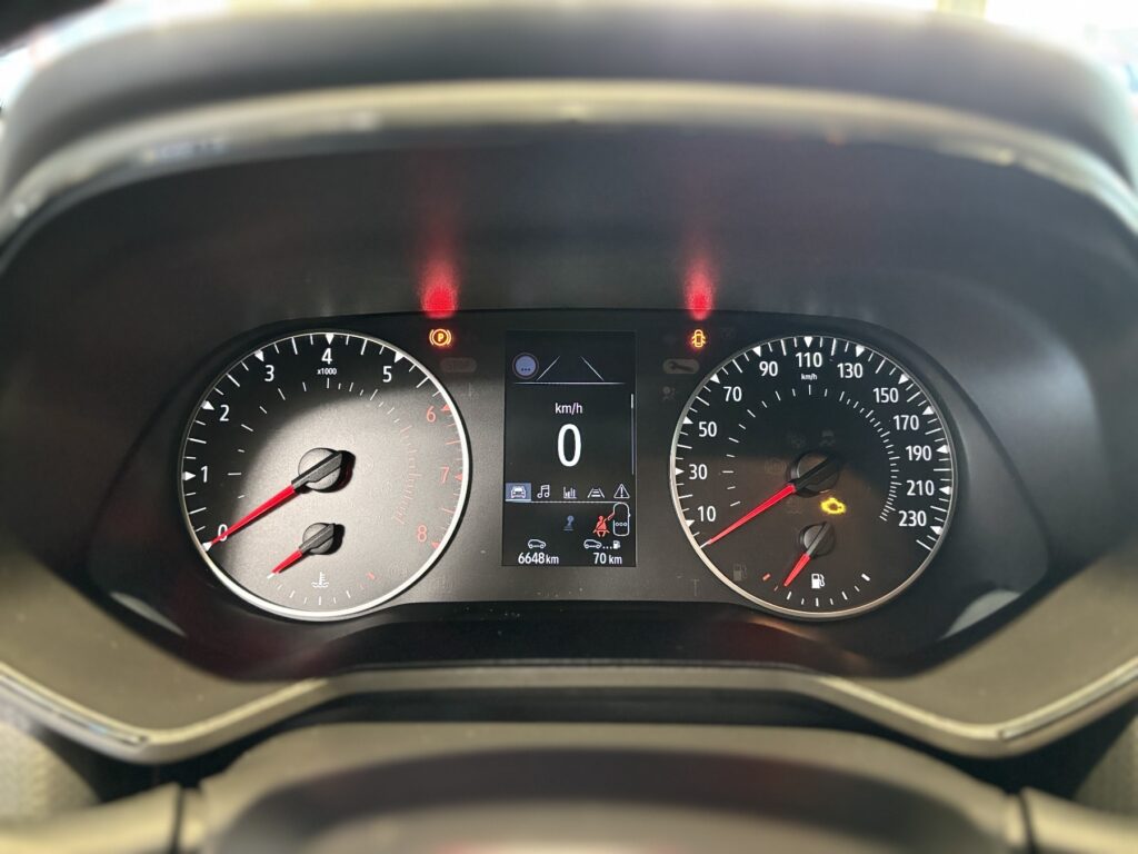 Renault Clio Exposé-Bild 9