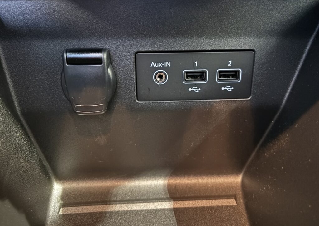 Renault Clio Exposé-Bild 13