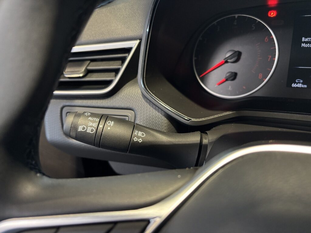 Renault Clio Exposé-Bild 29