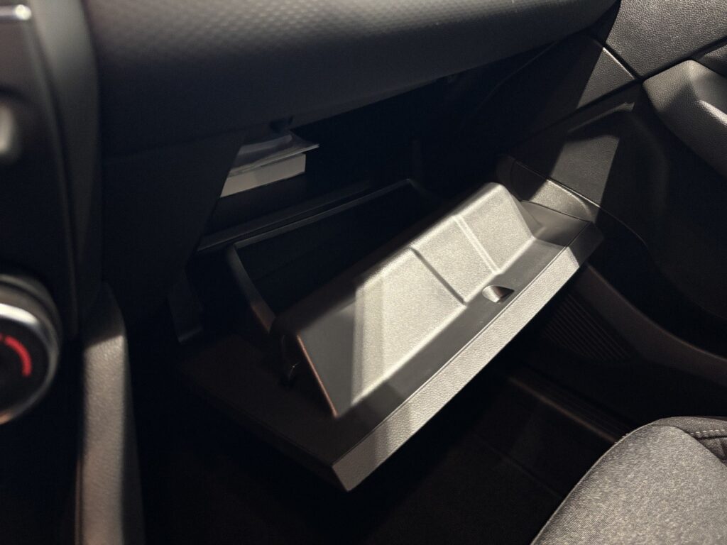 Renault Clio Exposé-Bild 37