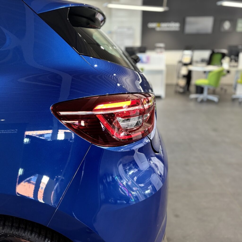 Renault Clio Exposé-Bild 47