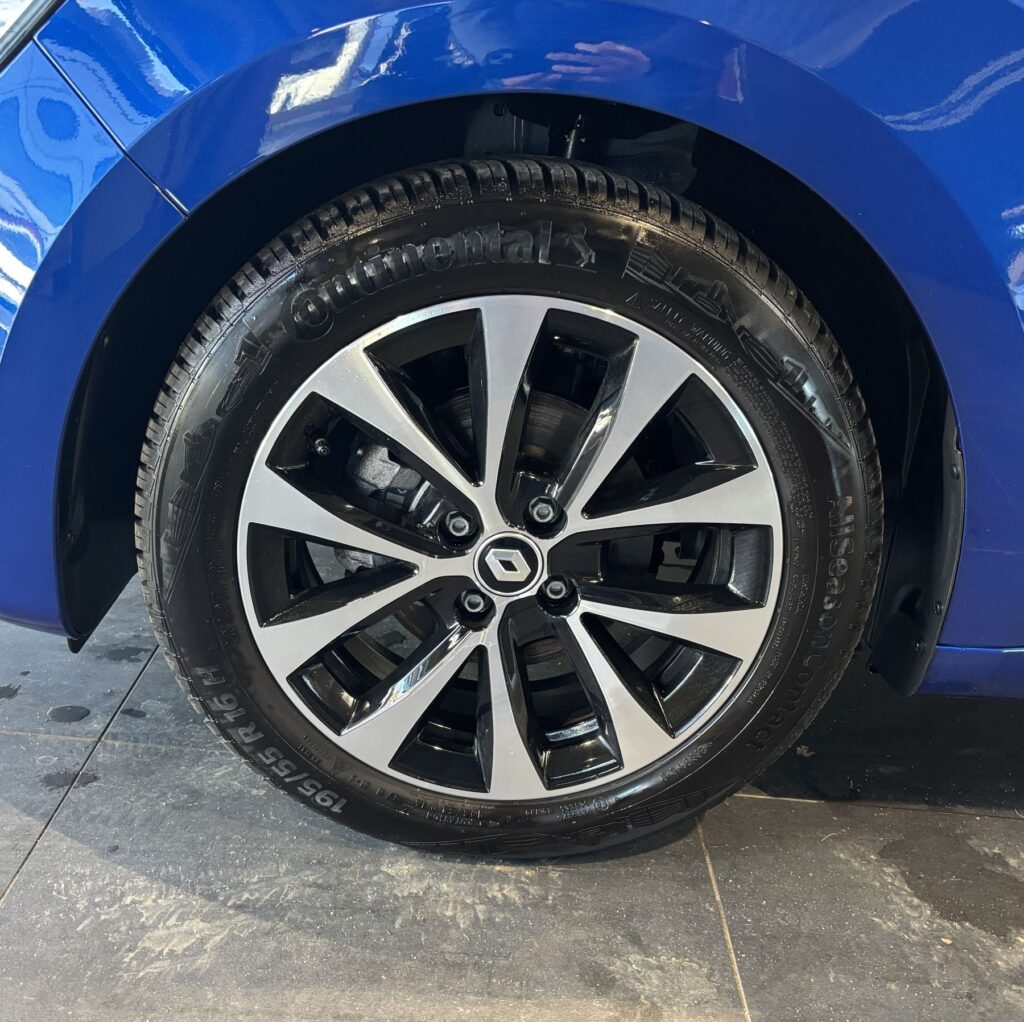 Renault Clio Exposé-Bild 50