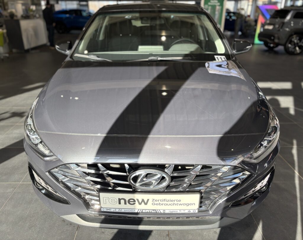 HYUNDAI i30 Exposé-Bild 2