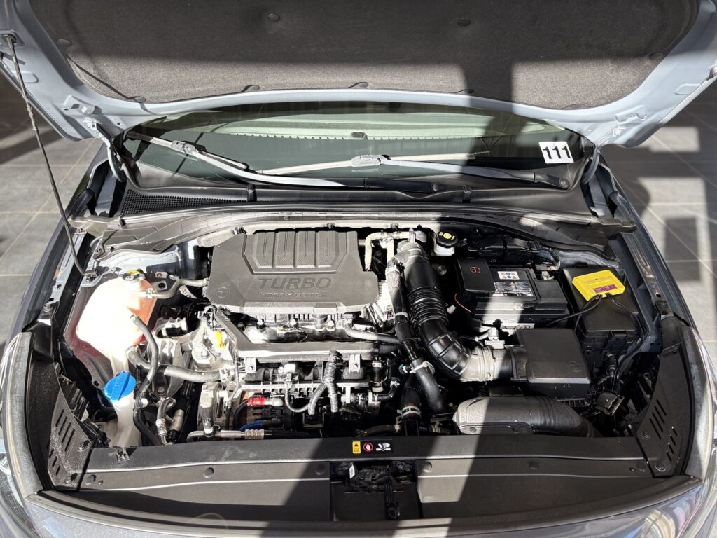 HYUNDAI i30 Exposé-Bild 3