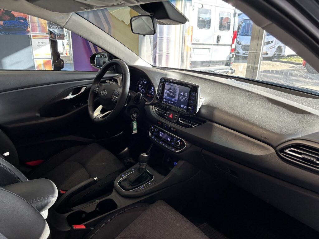 HYUNDAI i30 Exposé-Bild 5