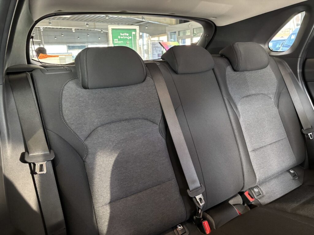 HYUNDAI i30 Exposé-Bild 6