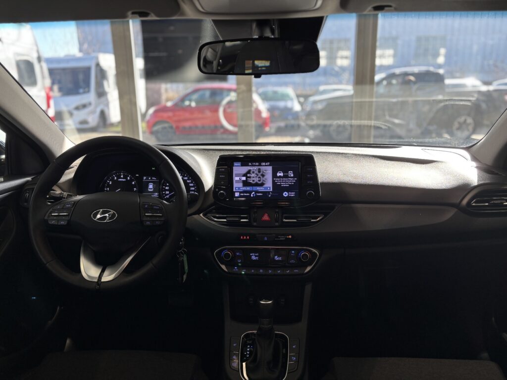 HYUNDAI i30 Exposé-Bild 7