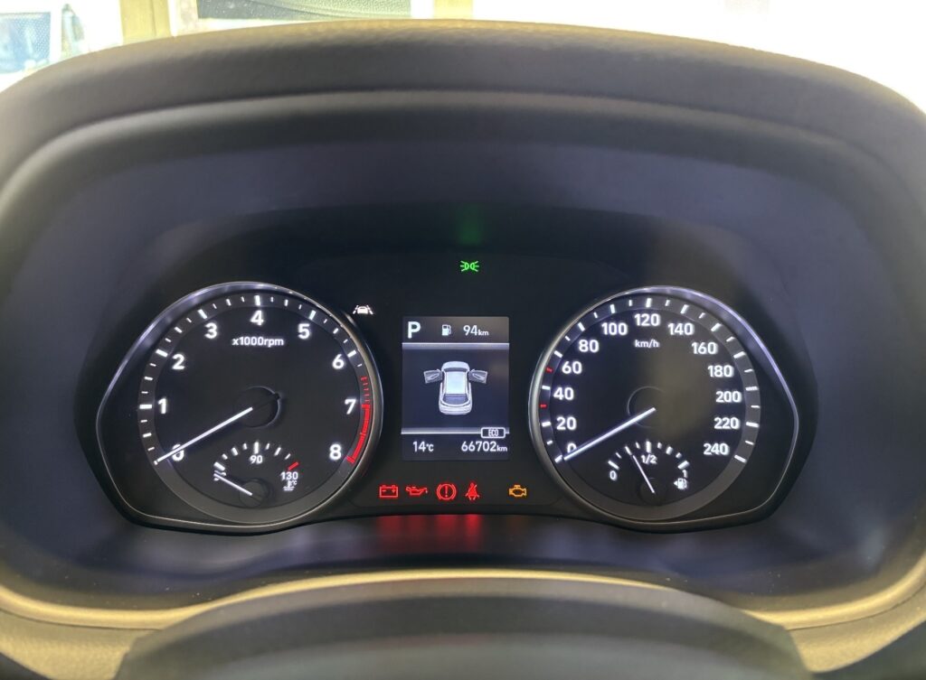 HYUNDAI i30 Exposé-Bild 8