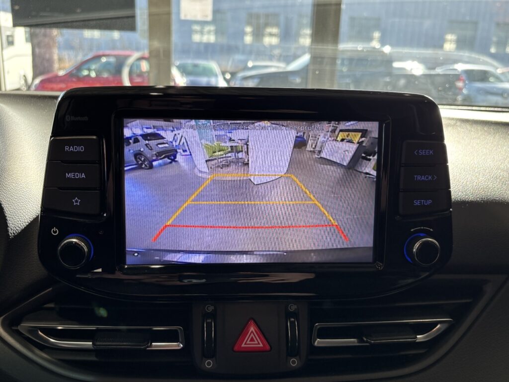 HYUNDAI i30 Exposé-Bild 10