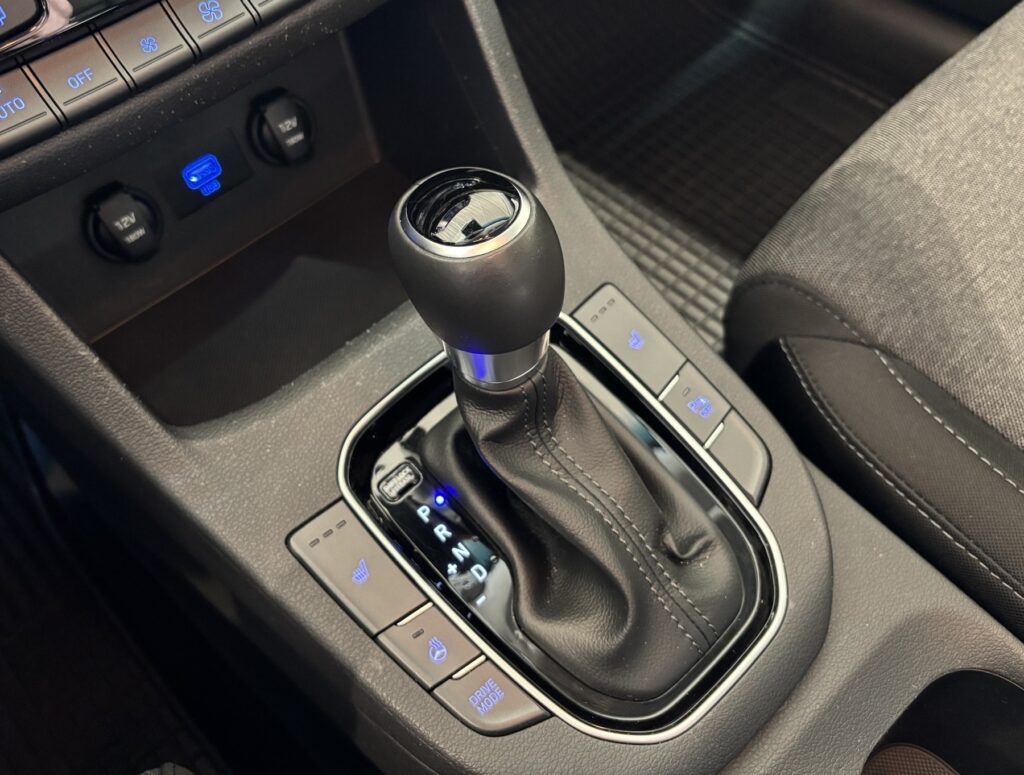 HYUNDAI i30 Exposé-Bild 13