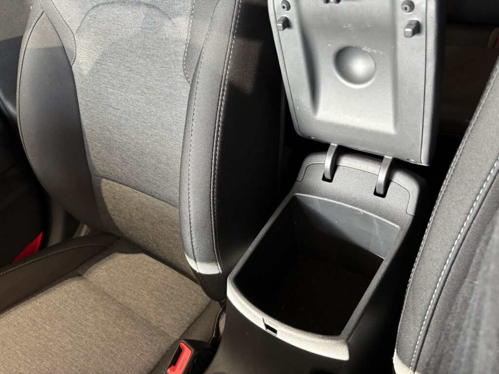 HYUNDAI i30 Exposé-Bild 14